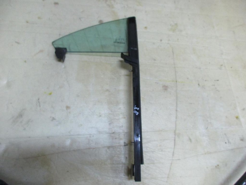 Стекло заднее правое MERCEDES-BENZ CLS-класс C219 (2004 - 2008) фото 1 — Разборка Мерседес