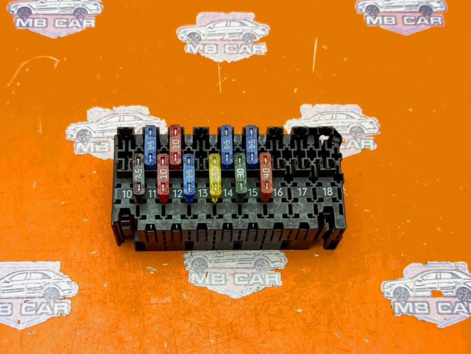 Блок предохранителей MERCEDES-BENZ E-класс W210/S210 (1995 - 1999) фото 1 — Разборка Мерседес