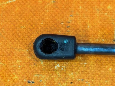 Амортизатор капота MERCEDES-BENZ R-класс W251 рестайлинг (2007 - 2010) — Разборка Мерседес