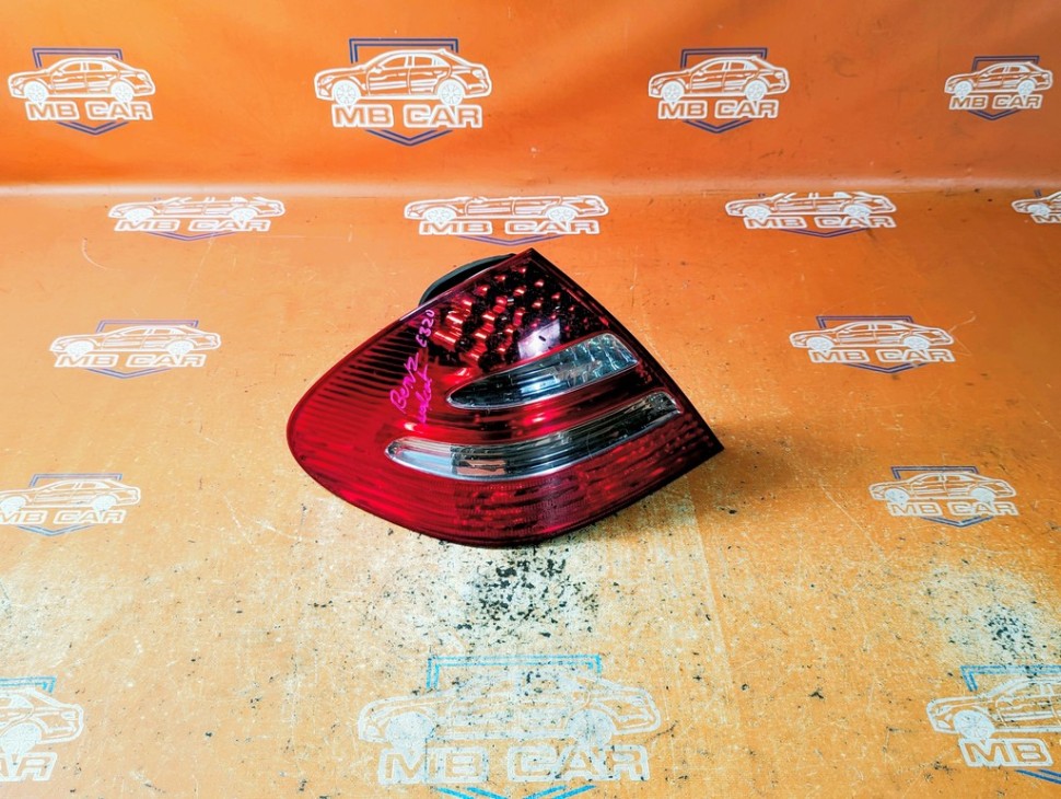 Фонарь задний левый MERCEDES-BENZ E-класс W211/S211 (2002 - 2006) фото 1 — Разборка Мерседес