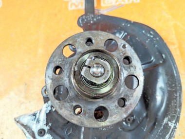 Кулак поворотный передний правый MERCEDES-BENZ E-класс W211/S211 (2002 - 2006) — Разборка Мерседес