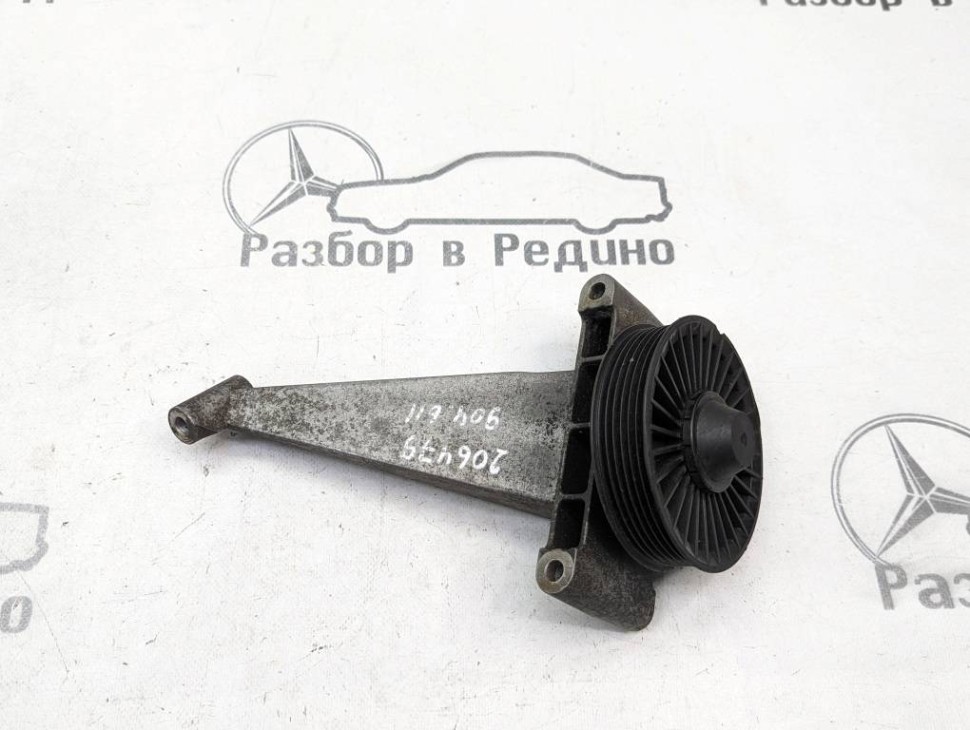 Кронштейн обводного ролика MERCEDES-BENZ Sprinter W901-905 (1995 - 2006) фото 1 &mdash; Разборка Мерседес