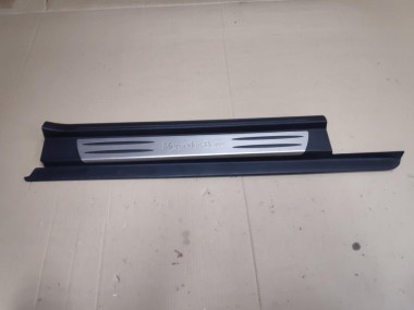 Накладка порога внутренняя MERCEDES-BENZ SLK-класс R171 (2004 - 2008) — Разборка Мерседес