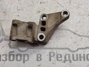 Кронштейн двигателя MERCEDES-BENZ C-класс W203/S203/CL203 (2000 - 2004) — Разборка Мерседес