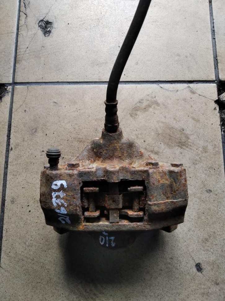 Суппорт задний левый MERCEDES-BENZ E-класс W210/S210 (1995 - 1999) фото 1 &mdash; Разборка Мерседес