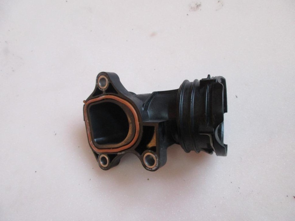 Фланец системы охлаждения MERCEDES-BENZ E-класс W212/S212/C207/A207 (2009 - 2013) фото 1 — Разборка Мерседес