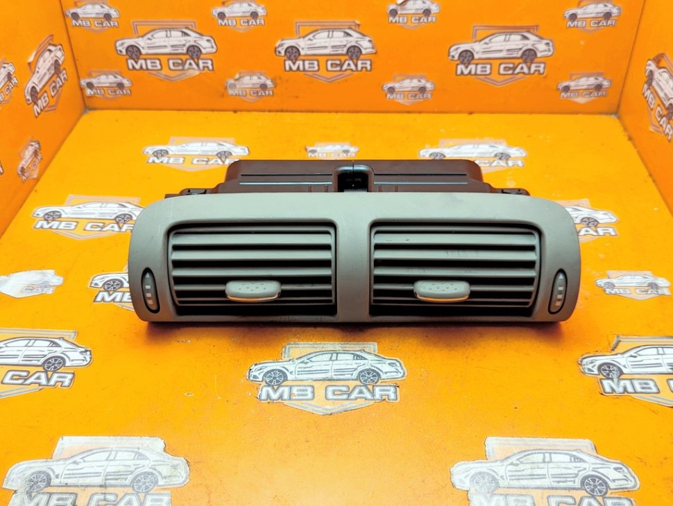 Воздуховод центральный MERCEDES-BENZ C-класс W203/S203/CL203 (2000 - 2004) фото 1 &mdash; Разборка Мерседес