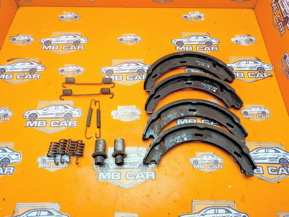 Колодки ручника ( комплект ) MERCEDES-BENZ C-класс W203/S203/CL203 (2000 - 2004) фото 1 — Разборка Мерседес