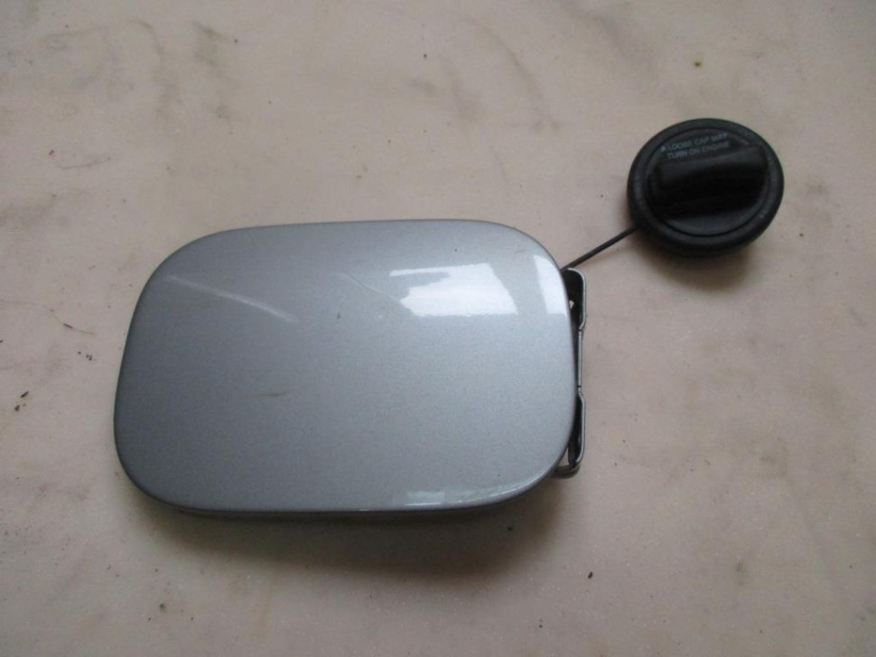 Лючок топливного бака MERCEDES-BENZ C-класс W203/S203/CL203 рестайлинг (2004 - 2008) фото 1 — Разборка Мерседес