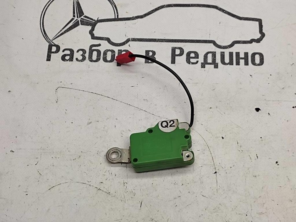 Усилитель антенны MERCEDES-BENZ S-класс W220 (1998 - 2005) фото 1 — Разборка Мерседес