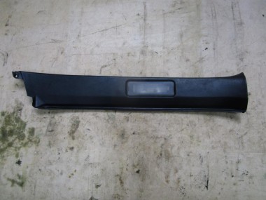 Накладка задней стойки MERCEDES-BENZ E-класс W124/S124/C124/A124 (1984 - 1997) — Разборка Мерседес