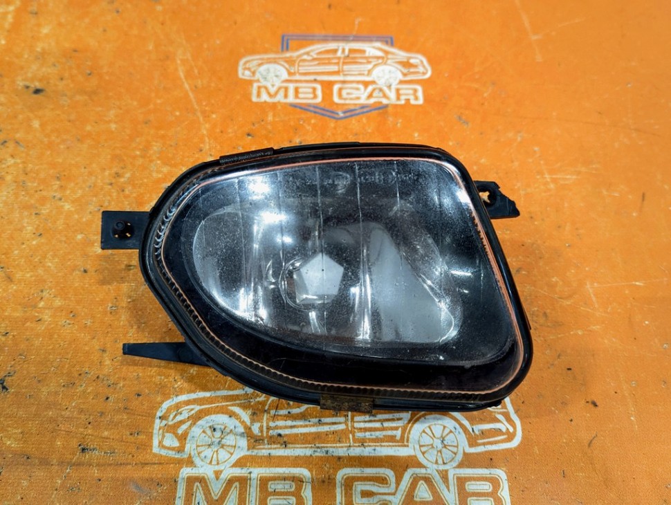 Противотуманка правая MERCEDES-BENZ E-класс W211/S211 (2002 - 2006) фото 1 — Разборка Мерседес