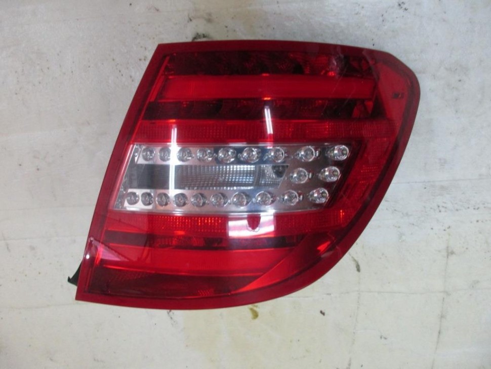 Фонарь задний правый MERCEDES-BENZ C-класс W204/S204/С204 рестайлинг (2011 - 2015) фото 1 — Разборка Мерседес
