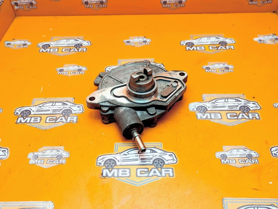 Насос вакуумный MERCEDES-BENZ A-класс W169 (2004 - 2008) фото 1 — Разборка Мерседес