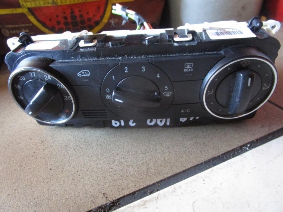 Панель управления климатом MERCEDES-BENZ A-класс W169 рестайлинг (2008 - 2012) фото 1 — Разборка Мерседес