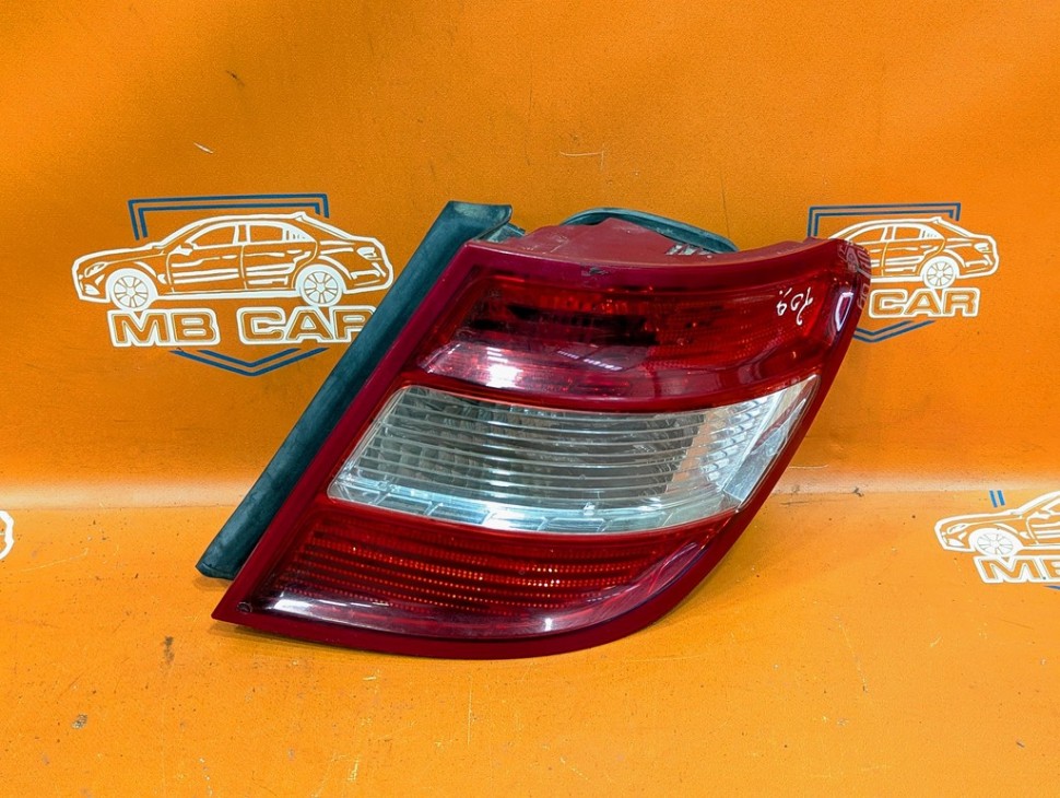 Фонарь задний правый MERCEDES-BENZ C-класс W204/S204 (2006 - 2011) фото 1 — Разборка Мерседес