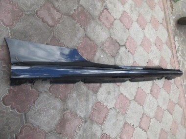 Порог пластиковый правый MERCEDES-BENZ C-класс W205/S205/C205/A205 (2014 - 2018) — Разборка Мерседес