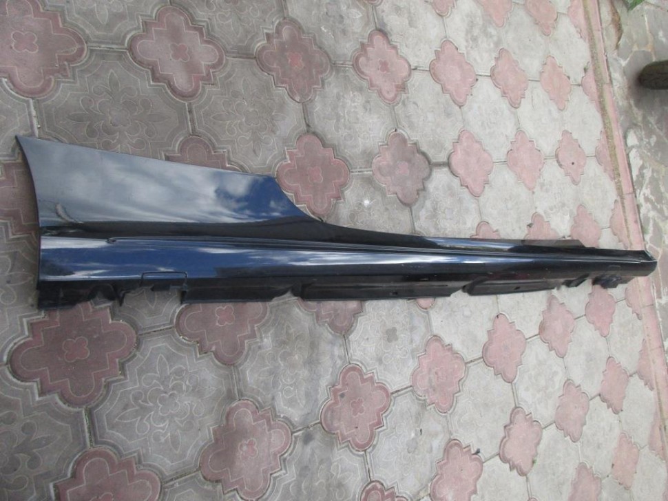 Порог пластиковый правый MERCEDES-BENZ C-класс W205/S205/C205/A205 (2014 - 2018) фото 1 — Разборка Мерседес