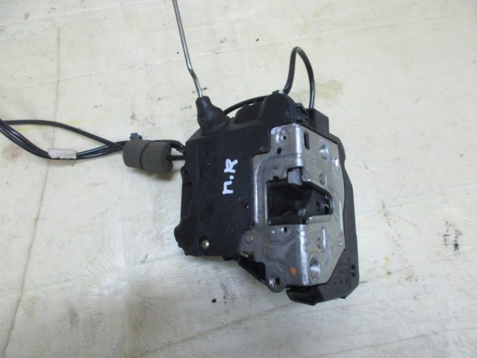 Замок двери передней правой MERCEDES-BENZ CLS-класс C219 (2004 - 2008) фото 1 — Разборка Мерседес