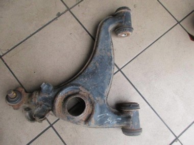 Рычаг передний нижний правый MERCEDES-BENZ E-класс W124/S124/C124/A124 (1984 - 1997) — Разборка Мерседес