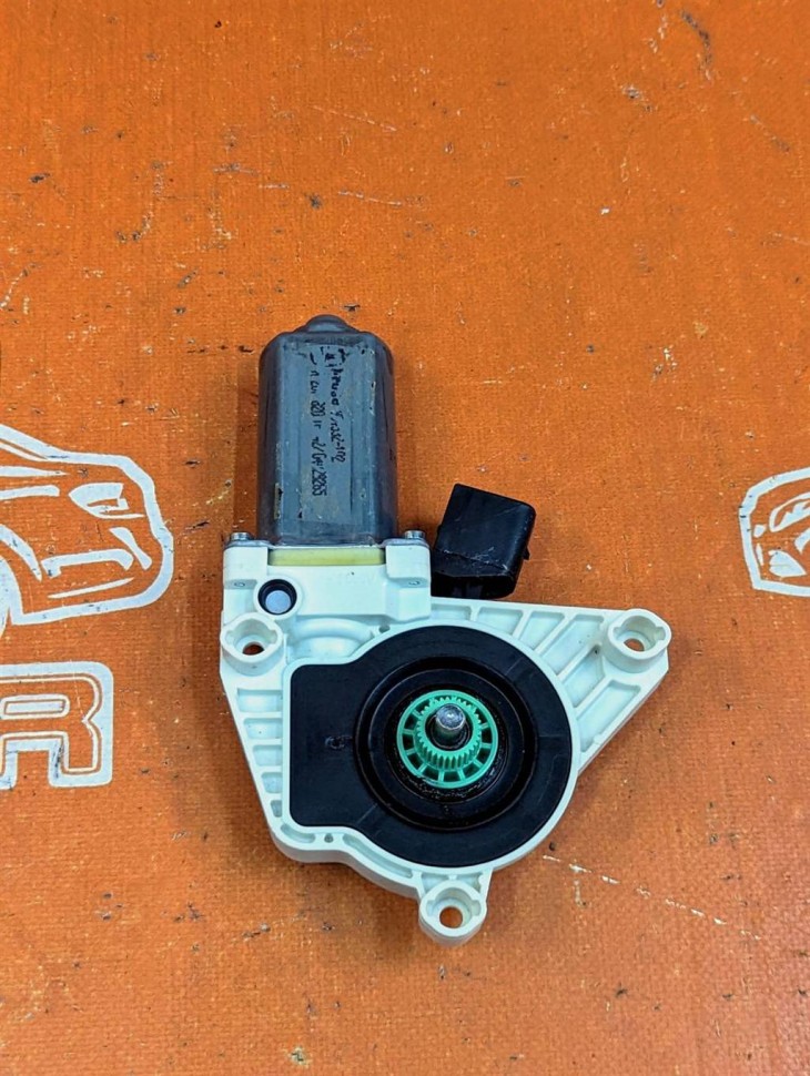 Моторчик стеклоподъемника MERCEDES-BENZ SL-класс R231 рестайлинг (2016 - 2020) фото 1 — Разборка Мерседес