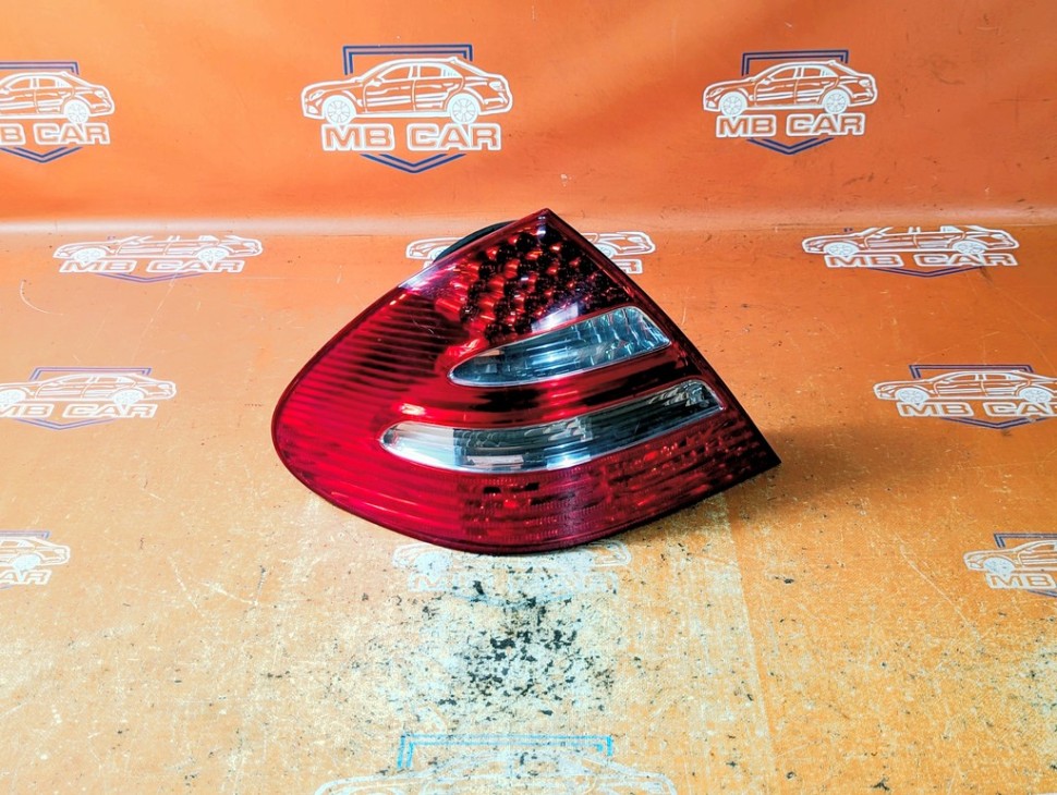 Фонарь задний левый MERCEDES-BENZ E-класс W211/S211 (2002 - 2006) фото 1 — Разборка Мерседес