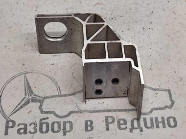 Кронштейн радиатора MERCEDES-BENZ C-класс W205/S205/C205/A205 рестайлинг (2018 - 2023) — Разборка Мерседес