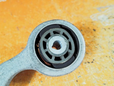 Рычаг передний нижний правый MERCEDES-BENZ GLC-класс X253 рестайлинг (2019 - 2025) &mdash; Разборка Мерседес