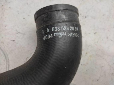 Патрубок интеркулера MERCEDES-BENZ Vito W638 (1996 - 2003) — Разборка Мерседес