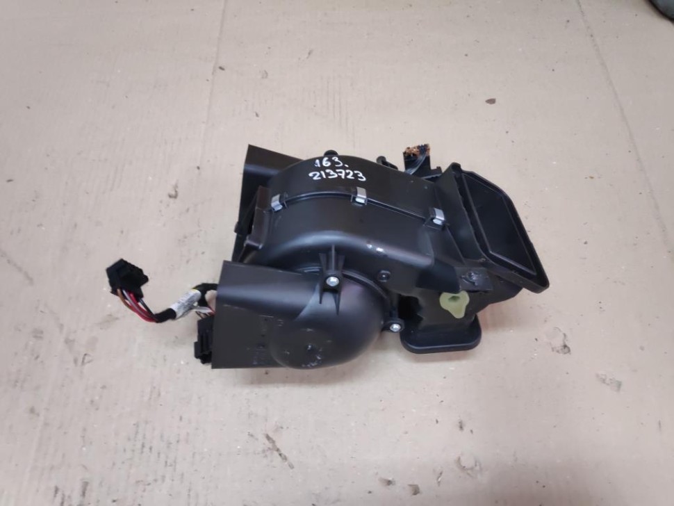 Моторчик печки MERCEDES-BENZ M-класс W163 рестайлинг (2001 - 2005) фото 1 — Разборка Мерседес