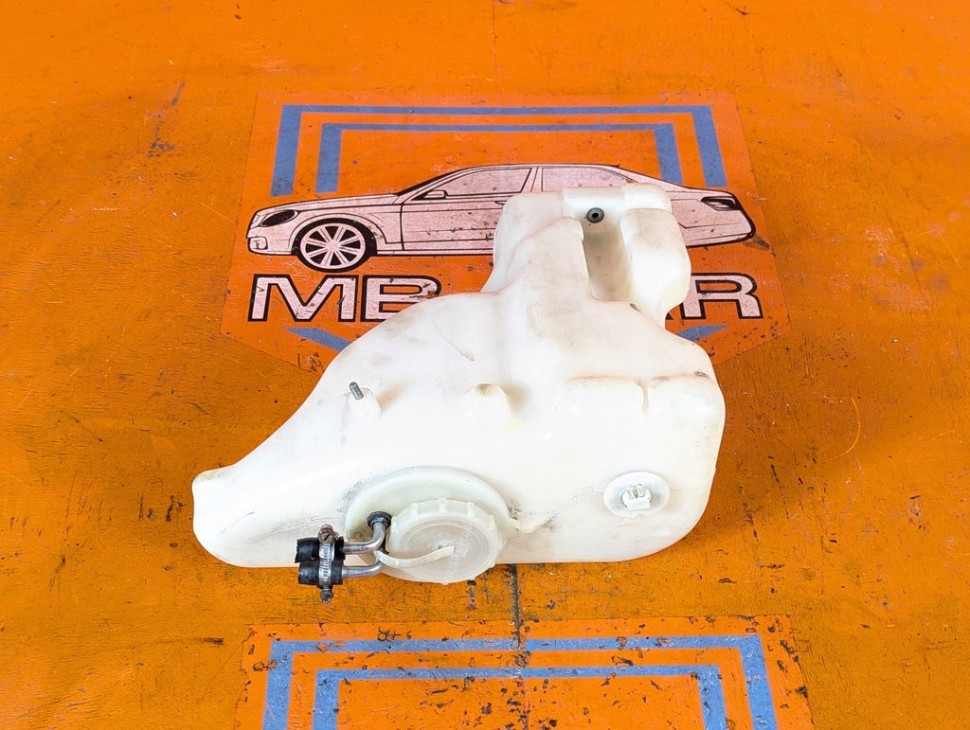 Бачок омывателя MERCEDES-BENZ E-класс W124/S124/C124/A124 (1984 - 1997) E 300 CDI 3.0 AT (136 л.с.) фото 1 &mdash; Разборка Мерседес