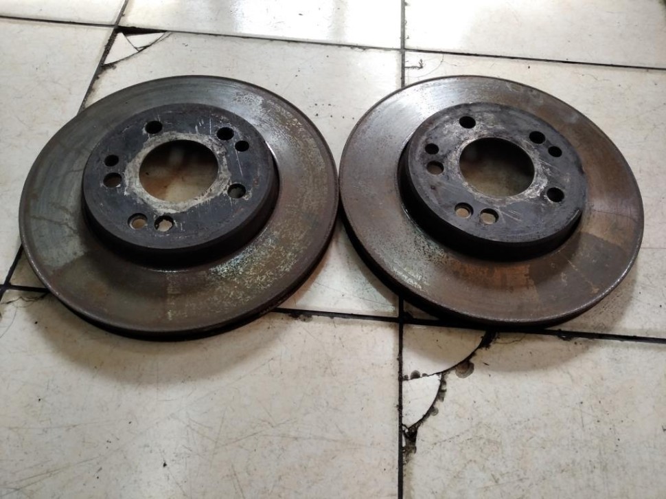Диски тормозные перед MERCEDES-BENZ E-класс W124/S124/C124/A124 (1984 - 1997) фото 1 — Разборка Мерседес