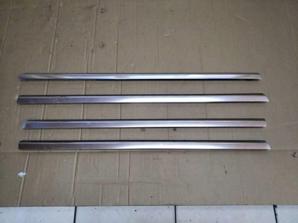 Молдинг стекла двери MERCEDES-BENZ CLA-класс C117/X117 (2013 - 2016) фото 1 — Разборка Мерседес