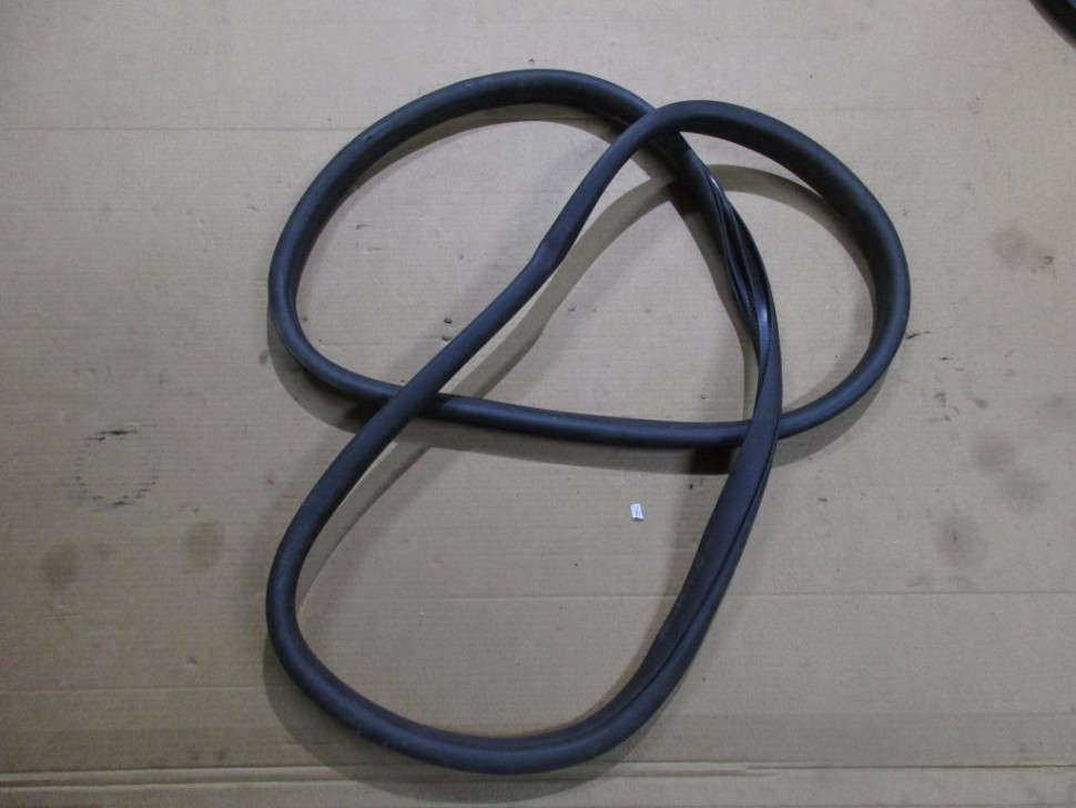 Уплотнитель дверного проема ( на кузове ) MERCEDES-BENZ GLC-класс X253 (2015 - 2019) фото 1 — Разборка Мерседес