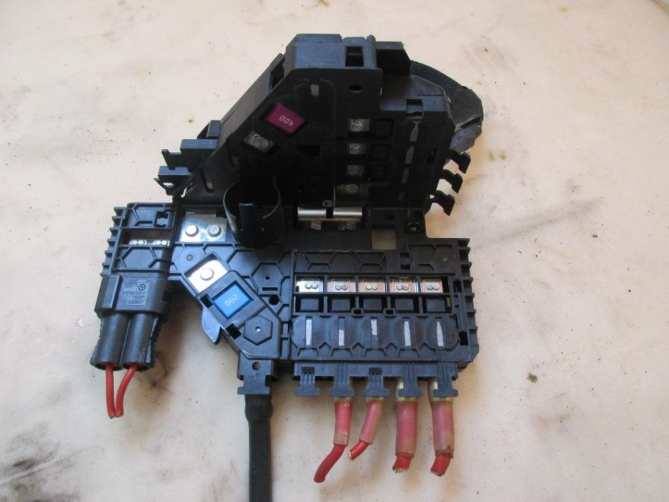 Блок предохранителей MERCEDES-BENZ C-класс W205/S205/C205/A205 (2014 - 2018) фото 1 — Разборка Мерседес