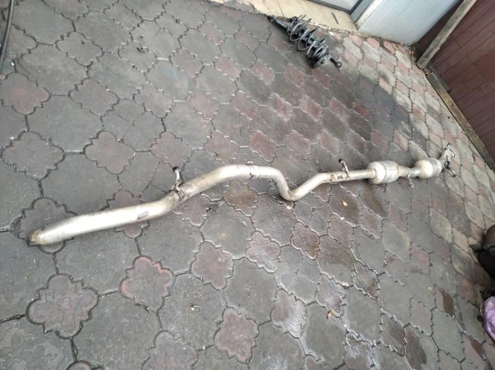 Глушитель MERCEDES-BENZ V-класс W447 (2014 - 2025) фото 1 — Разборка Мерседес