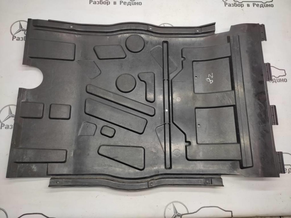 Защита днища MERCEDES-BENZ VANEO W414 (2001 - 2005) фото 1 — Разборка Мерседес