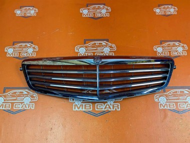Решетка радиатора MERCEDES-BENZ C-класс W204/S204 (2006 - 2011) — Разборка Мерседес