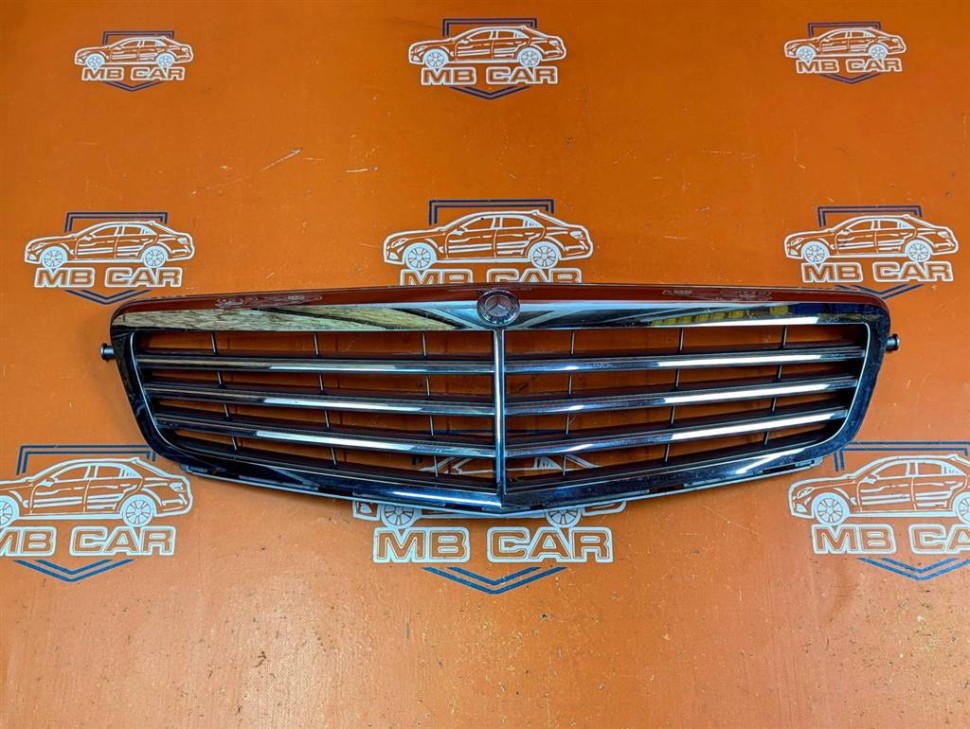 Решетка радиатора MERCEDES-BENZ C-class w204 фото 1 — Разборка Мерседес
