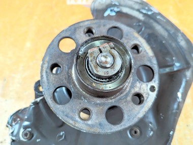 Кулак поворотный передний правый MERCEDES-BENZ E-класс W211/S211 (2002 - 2006) — Разборка Мерседес