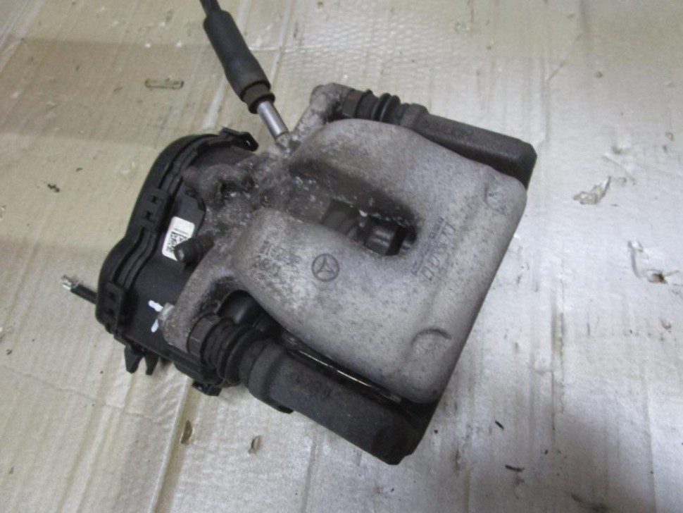 Суппорт задний левый MERCEDES-BENZ CLA-класс C117/X117 (2013 - 2016) фото 1 &mdash; Разборка Мерседес