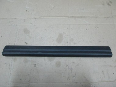 Накладка порога внутренняя MERCEDES-BENZ E-класс W212/S212/C207/A207 (2009 - 2013) — Разборка Мерседес