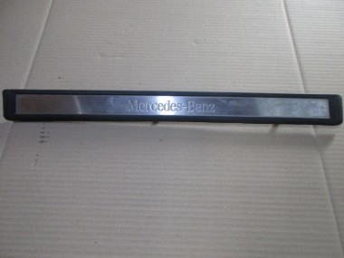 Накладка порога внутренняя MERCEDES-BENZ E-класс W211/S211 (2002 - 2006) — Разборка Мерседес