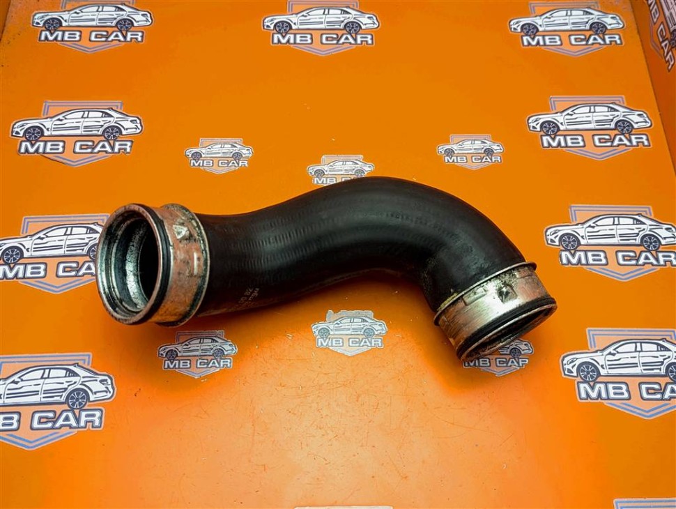 Патрубок интеркулера MERCEDES-BENZ CLK-класс C209/A209 (2002 - 2005) фото 1 — Разборка Мерседес