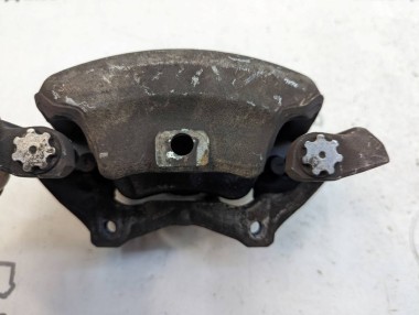 Суппорт передний левый MERCEDES-BENZ E-класс W212/S212/C207/A207 (2009 - 2013) — Разборка Мерседес