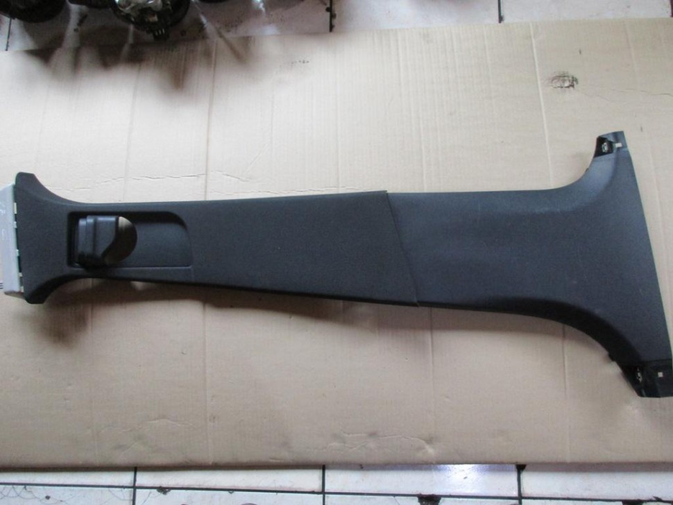 Накладка средней стойки MERCEDES-BENZ GLC-класс Coupe C253 (2016 - 2019) фото 1 — Разборка Мерседес