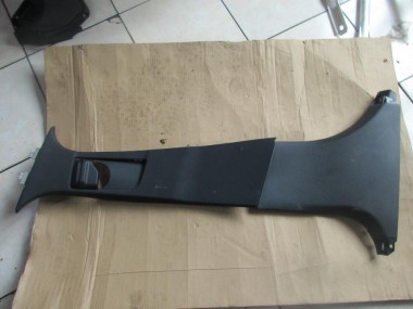 Накладка средней стойки MERCEDES-BENZ C-класс W205/S205/C205/A205 (2014 - 2018) — Разборка Мерседес