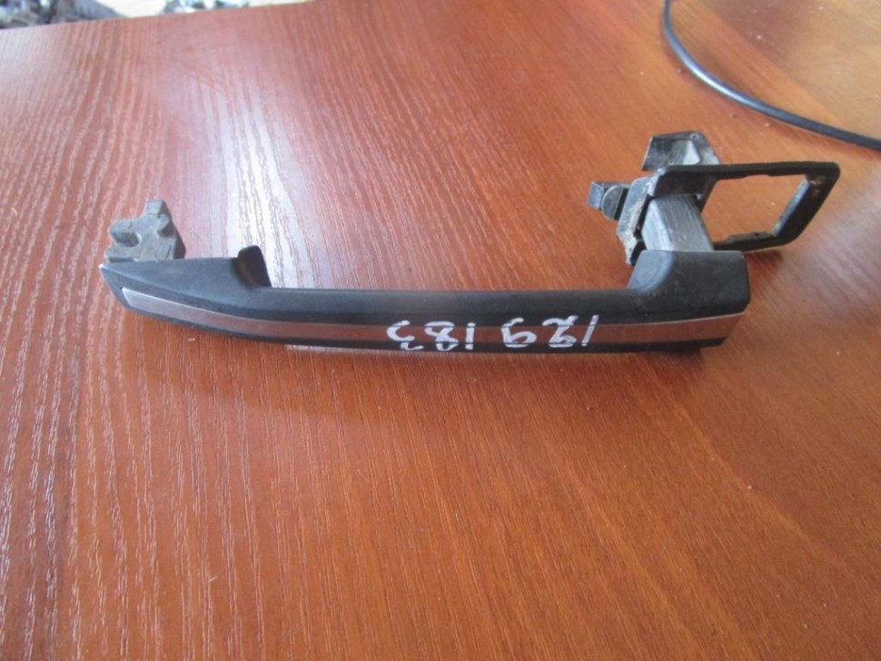 Ручка двери наружняя MERCEDES-BENZ E-класс W124/S124/C124/A124 (1984 - 1997) фото 1 — Разборка Мерседес