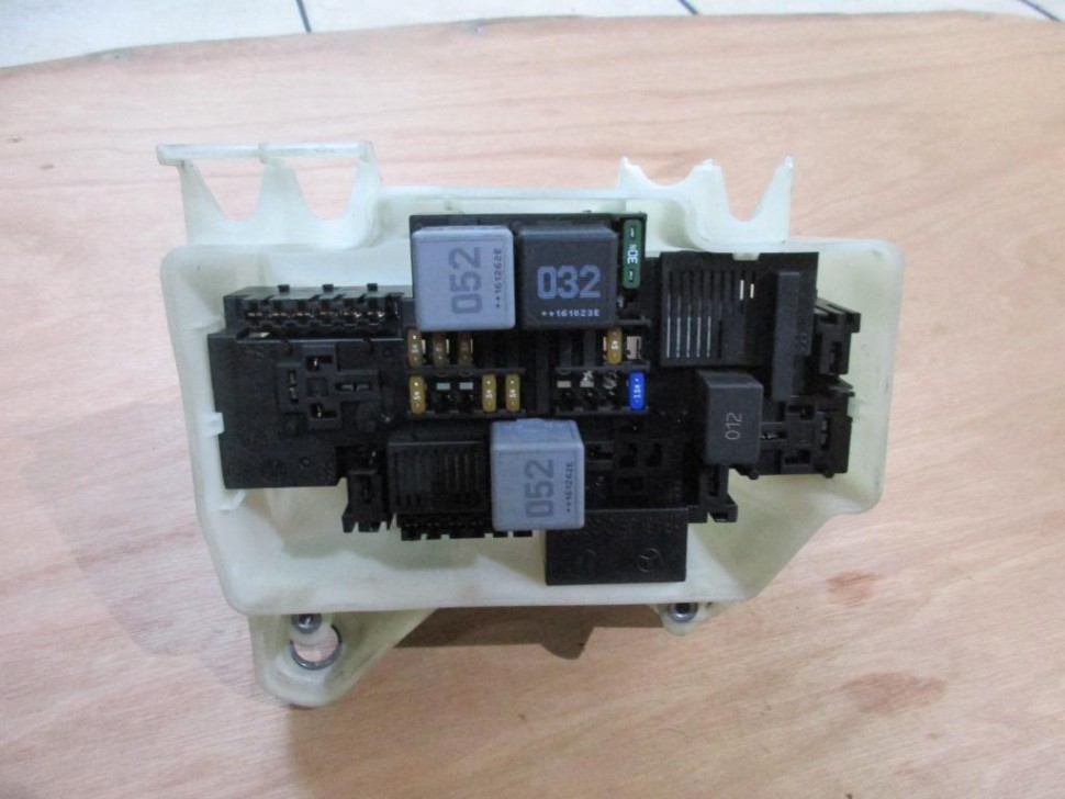 Блок предохранителей MERCEDES-BENZ C-класс W205/S205/C205/A205 (2014 - 2018) фото 1 — Разборка Мерседес