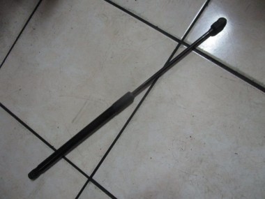 Амортизатор крышки багажника MERCEDES-BENZ A-класс W169 рестайлинг (2008 - 2012) — Разборка Мерседес